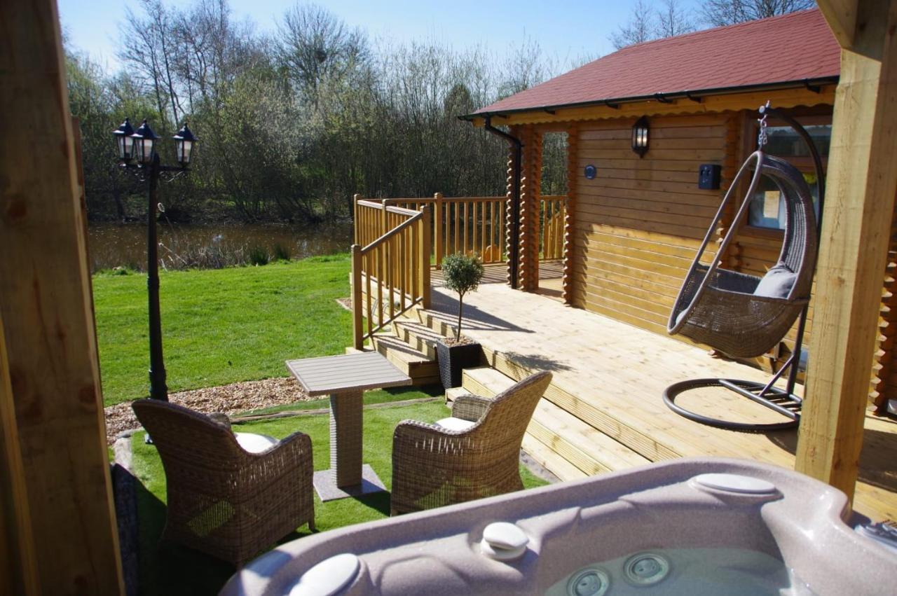 Balmoral Studio Lodge Ellesmere Bagian luar foto