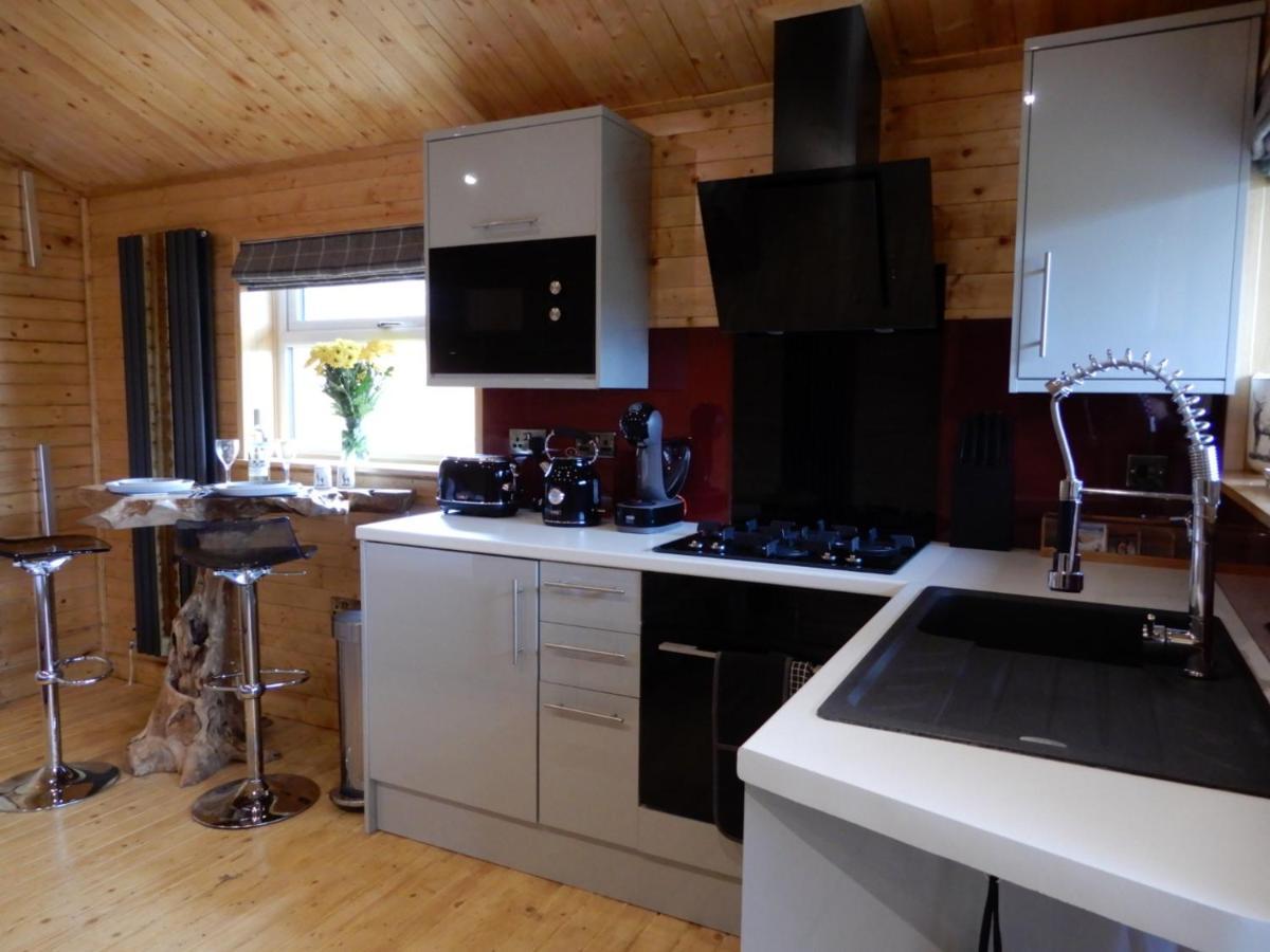 Balmoral Studio Lodge Ellesmere Bagian luar foto