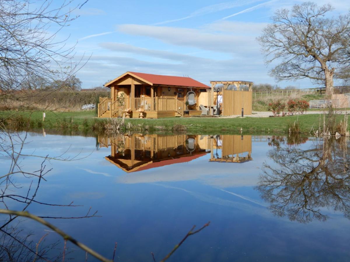 Balmoral Studio Lodge Ellesmere Bagian luar foto