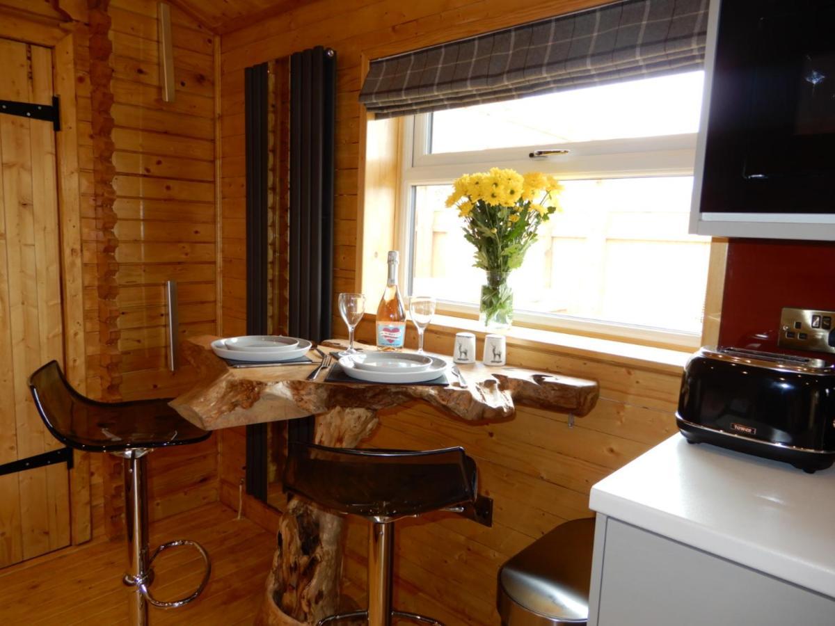 Balmoral Studio Lodge Ellesmere Bagian luar foto