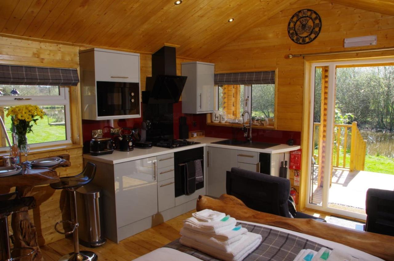 Balmoral Studio Lodge Ellesmere Bagian luar foto